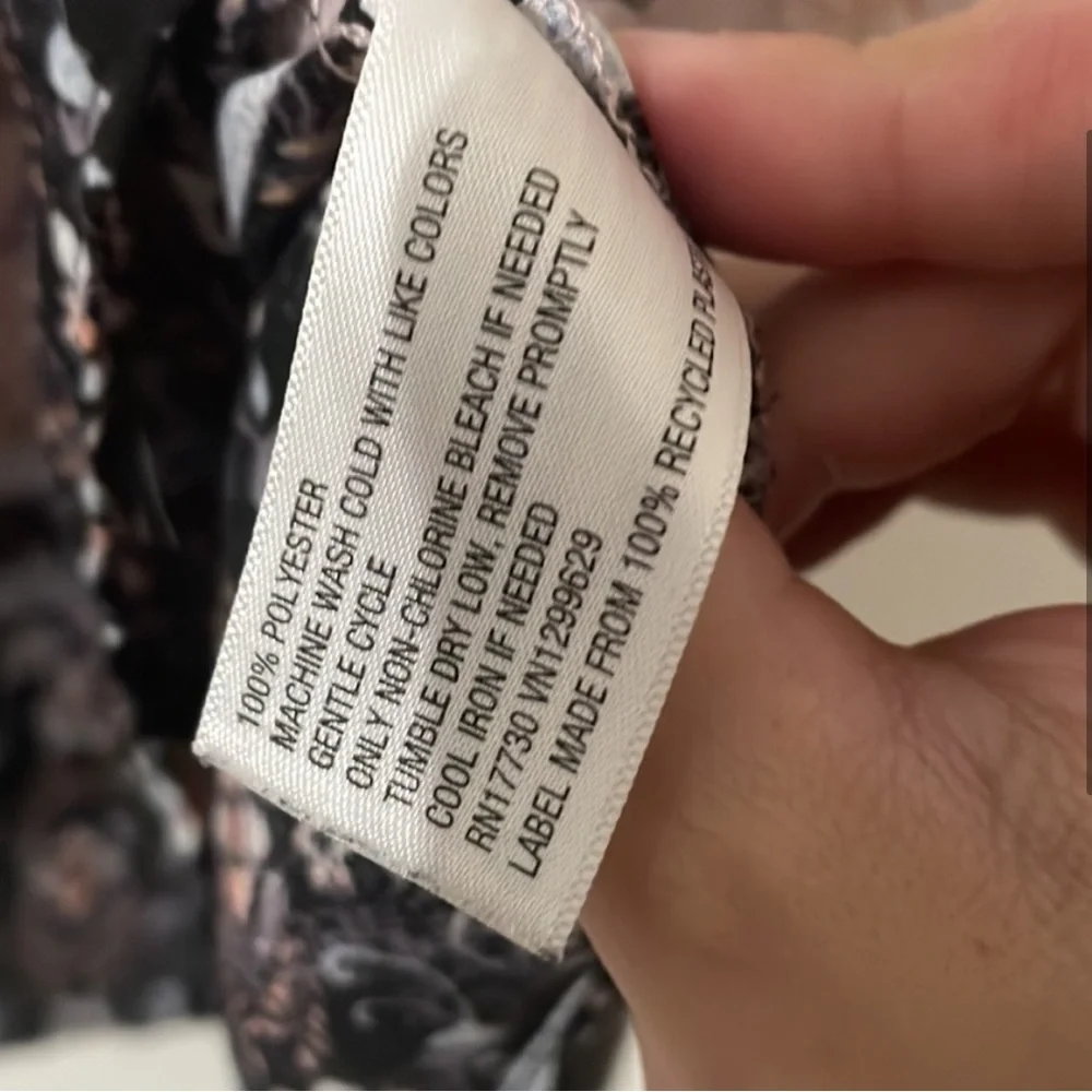Donated ⭐️ Liberty of London Beautiful, Sheer Fabric Halter Size M - Picture 8 of 8